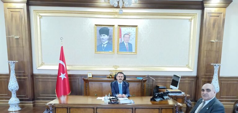 Kocaeli Valisi İlhami Aktaş ve Kaya Haber Ajansı Yöneticisi Zakir Kaya makam ziyareti