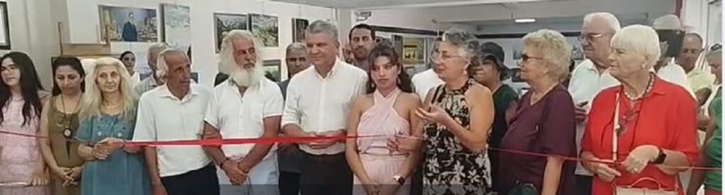 Şükran Cengiz ve ailesinin farklı sanat disiplinlerindeki eserlerini bir araya getiren “Aile Boyu Sanat” sergisi Edremit’te gerçekleştirildi.